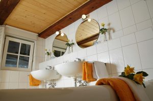 Badezimmer_Ferienhaus_Griesbachhof-Schwarzwald